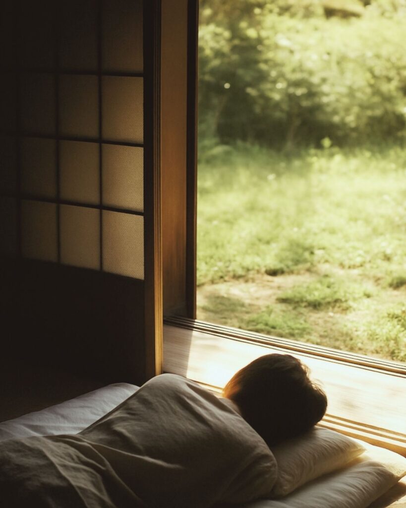 長塚節の春の短歌5選-代表作をわかりやすく解説!「ガラス戸の 中にうち臥す 君のために 草萌え出づる 春を喜ぶ」この短歌をイメージした画像