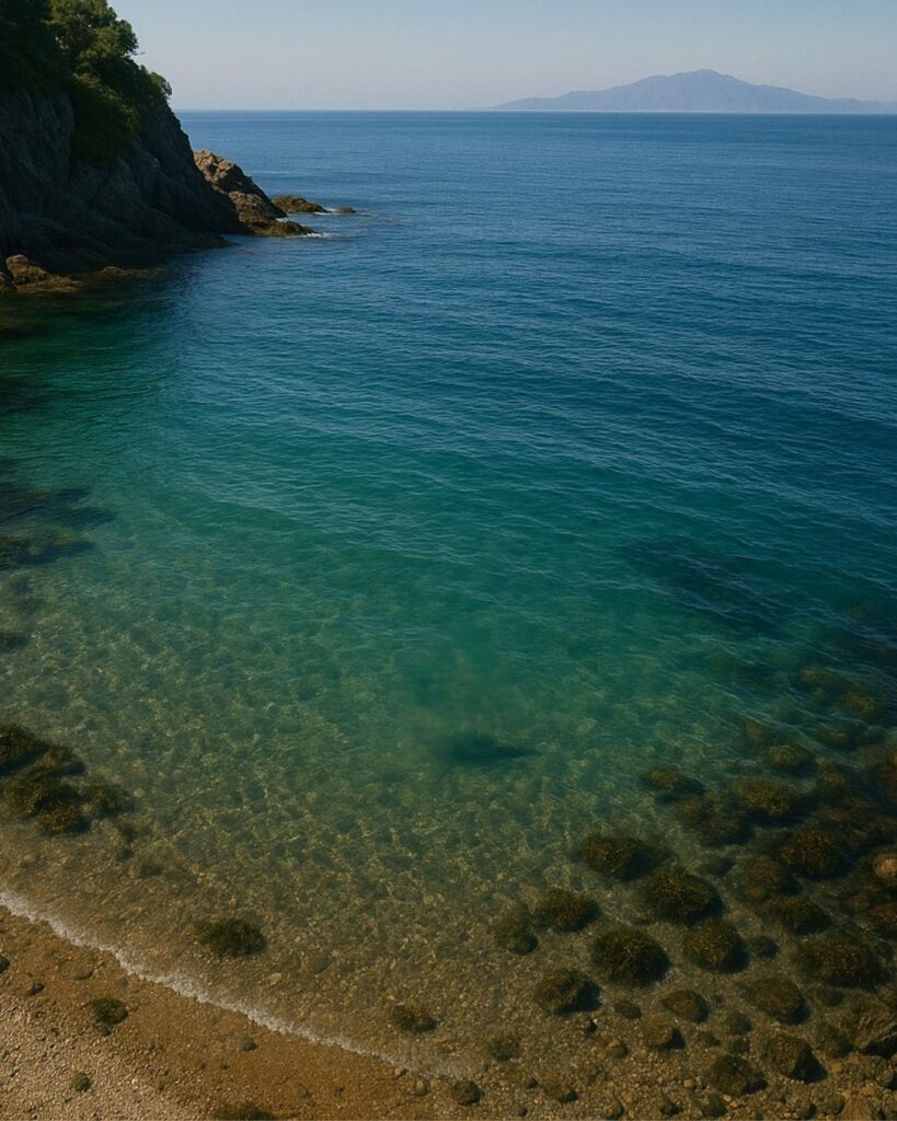 百人一首第90番 殷富門院大輔『見せばやな』背景解説–変はらぬ色「見せばやな　雄島の海人の　袖だにも　濡れにぞ濡れし　色は変はらず」の情景をテーマにした和歌とイメージの画像
